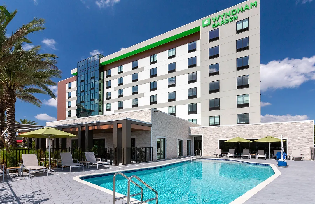 Business Hotels Near Orlando's Chocolate Museum & Cafe: My Honest Pick List