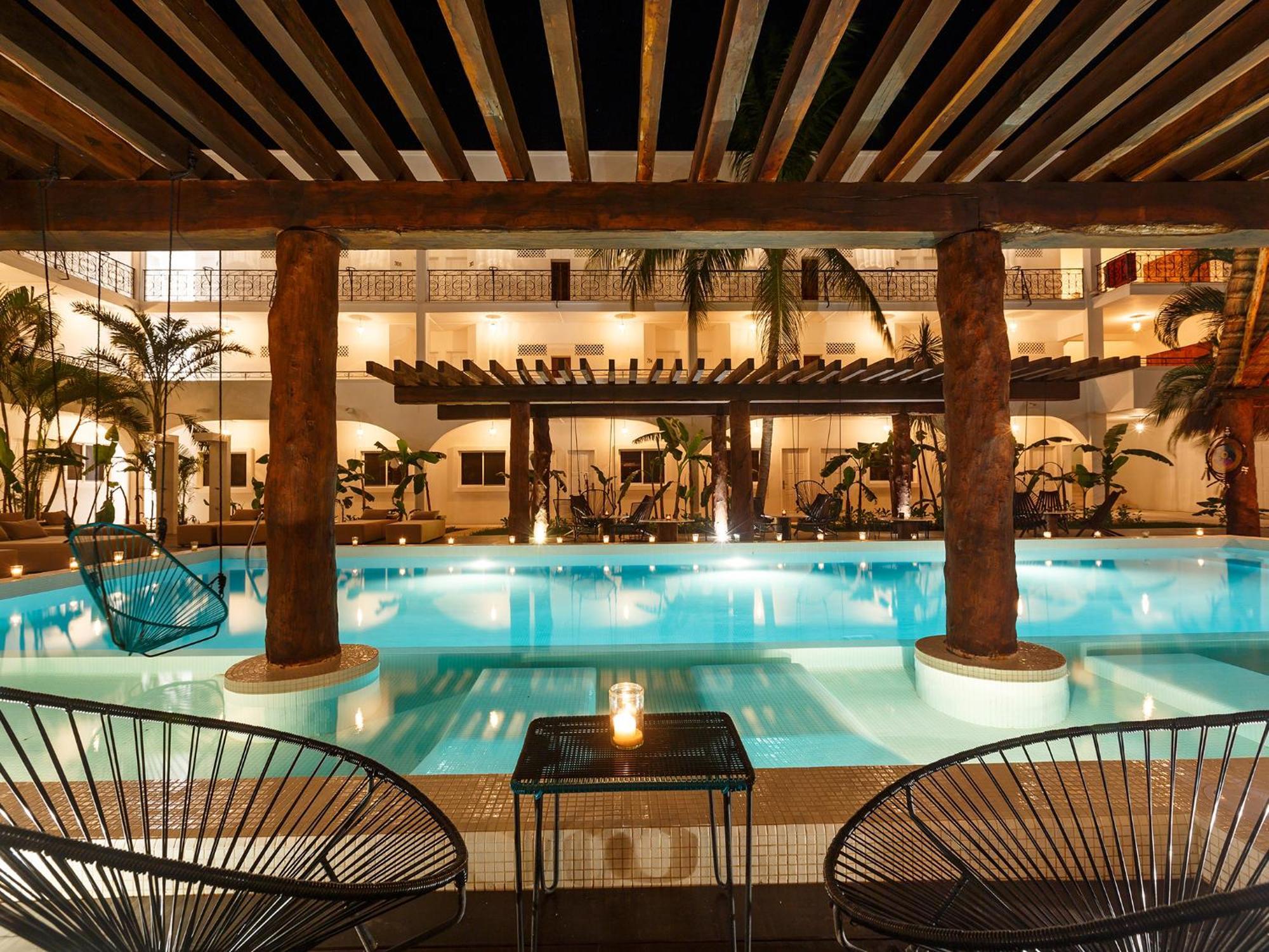 Staying in Centro: 2 Romantic Hotels in Playa del Carmen Compared
