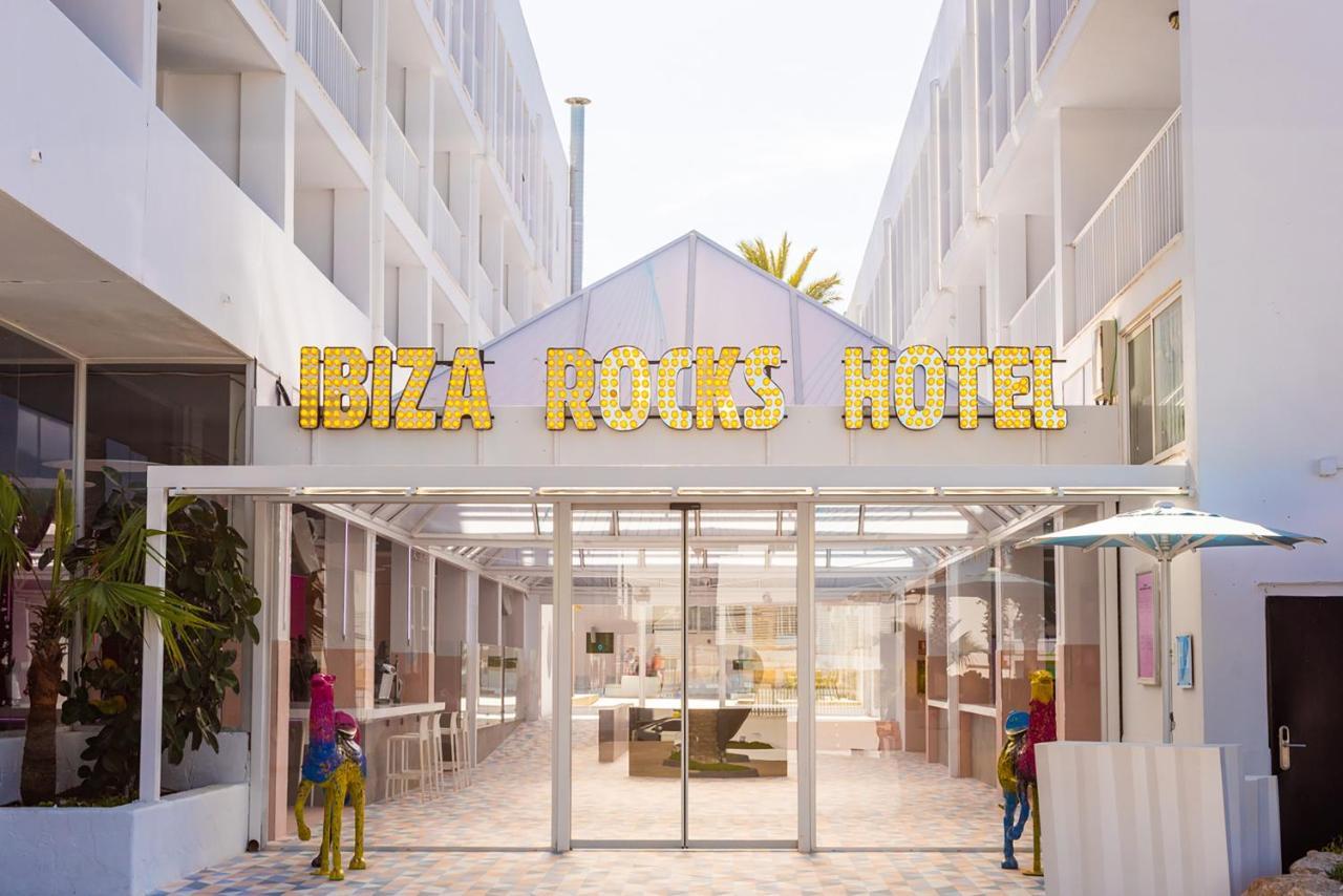 Near Cala Conta: 6 Beach Hotels in Ibiza Compared