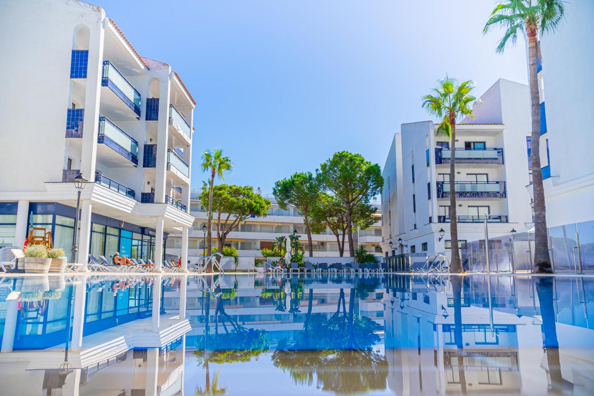 Where to Stay Near Parroquia de Santa Maria: 4 Best Family Hotels