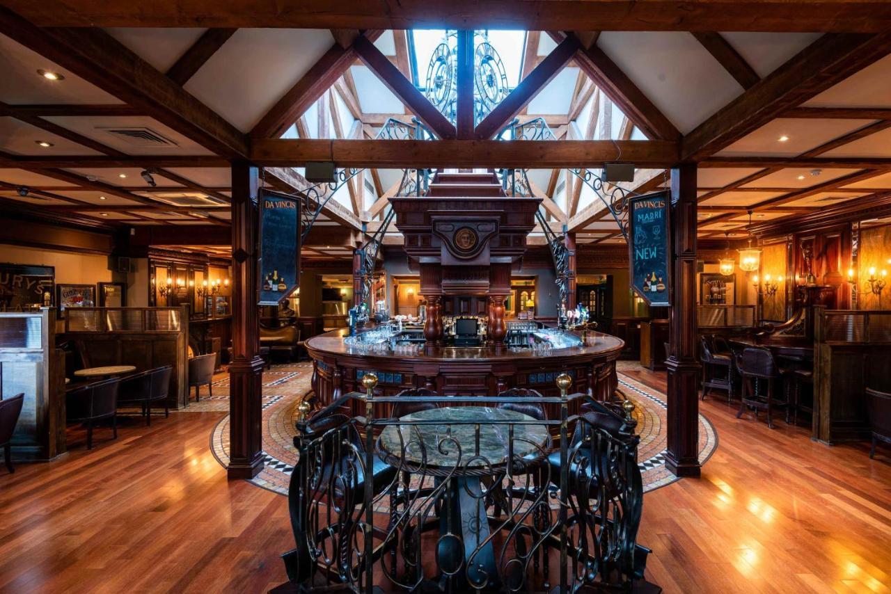3 Romantic Hotels Near Amelia Earhart Centre Worth Booking