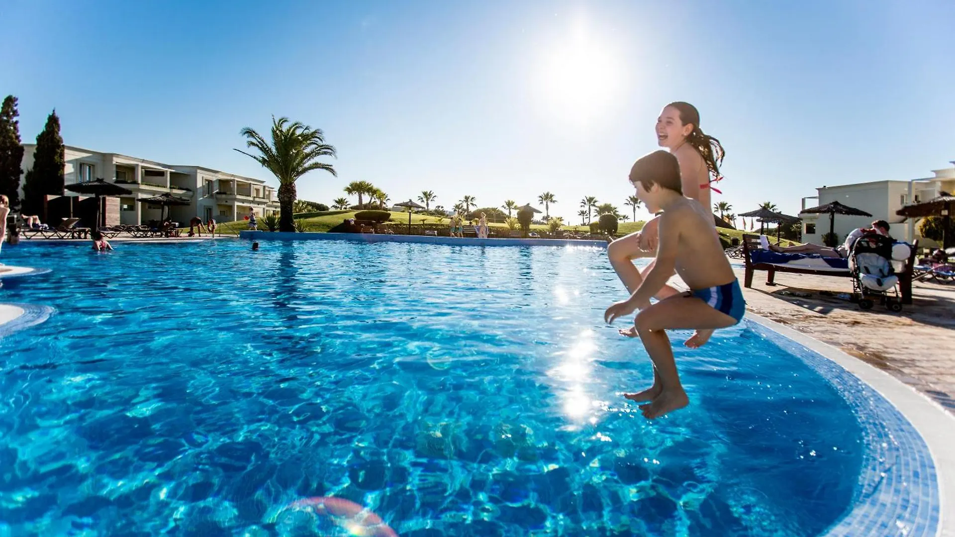2 Exceptional Design Hotels in Novo Sancti Petri Worth Booking
