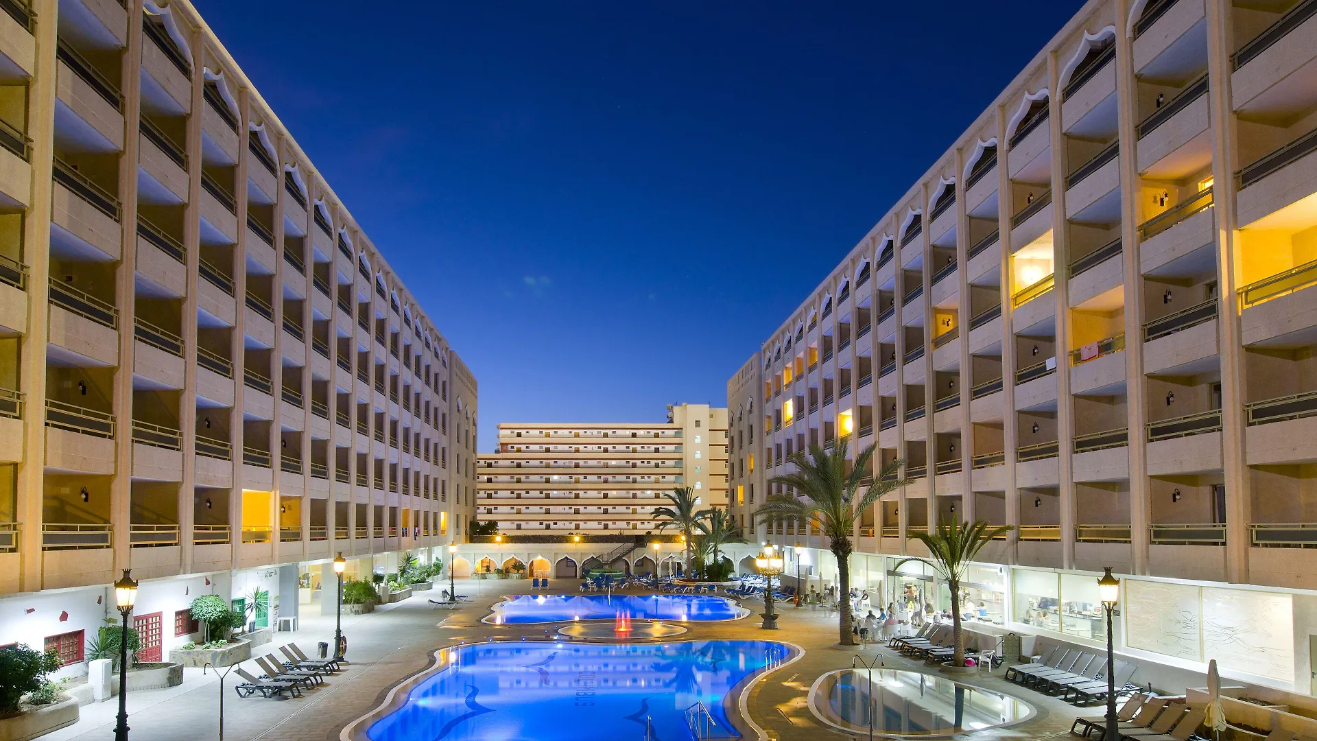 5 Central Hotels Close to TIBU Tenerife for Nightlife Access