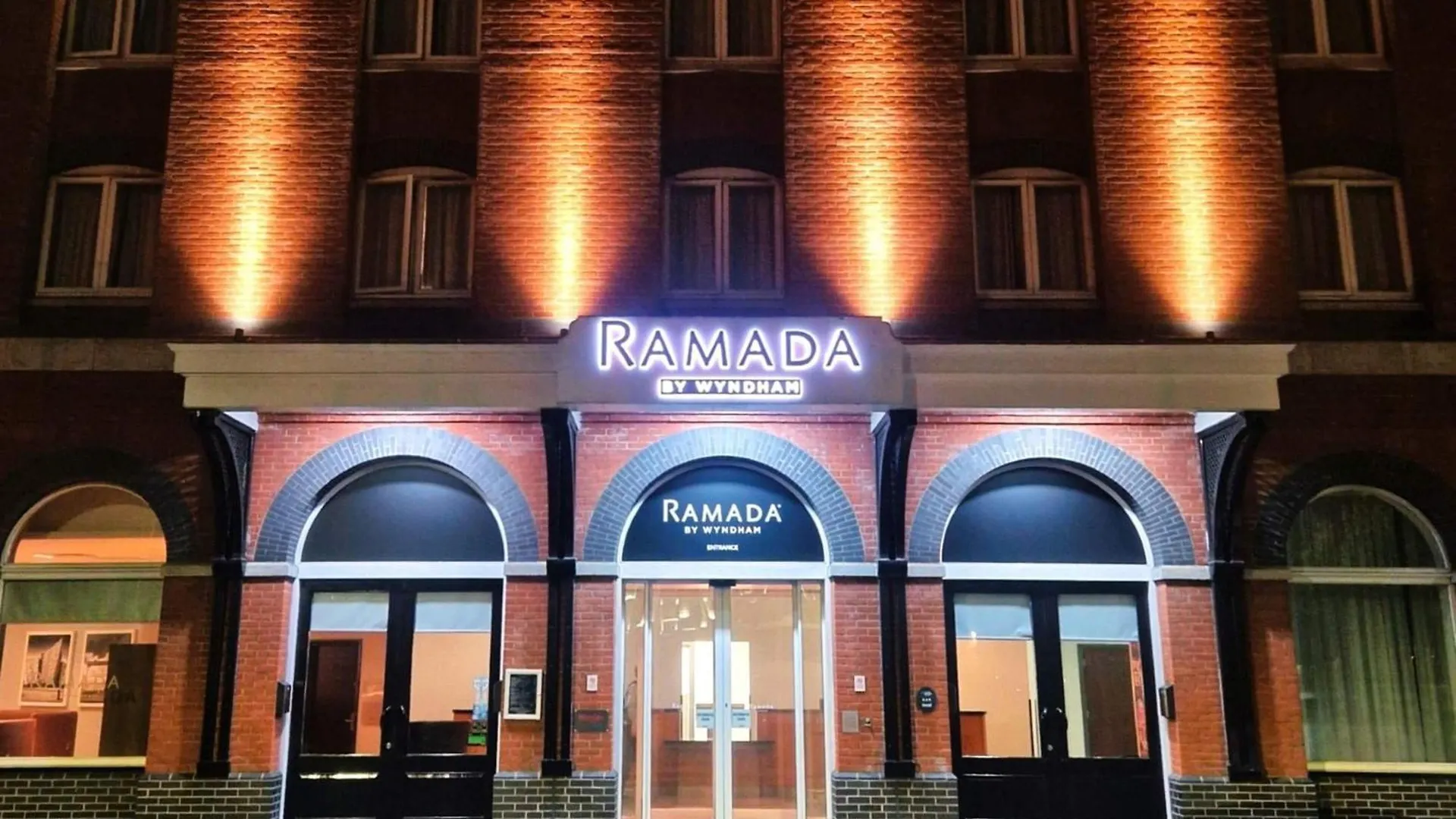 Near Emer Gallery, Belfast: 2 Central Hotels Compared