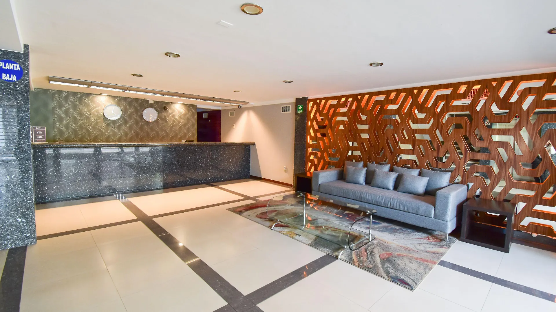 2 Budget Hotels Close to Expiatorio Temple in Guadalajara