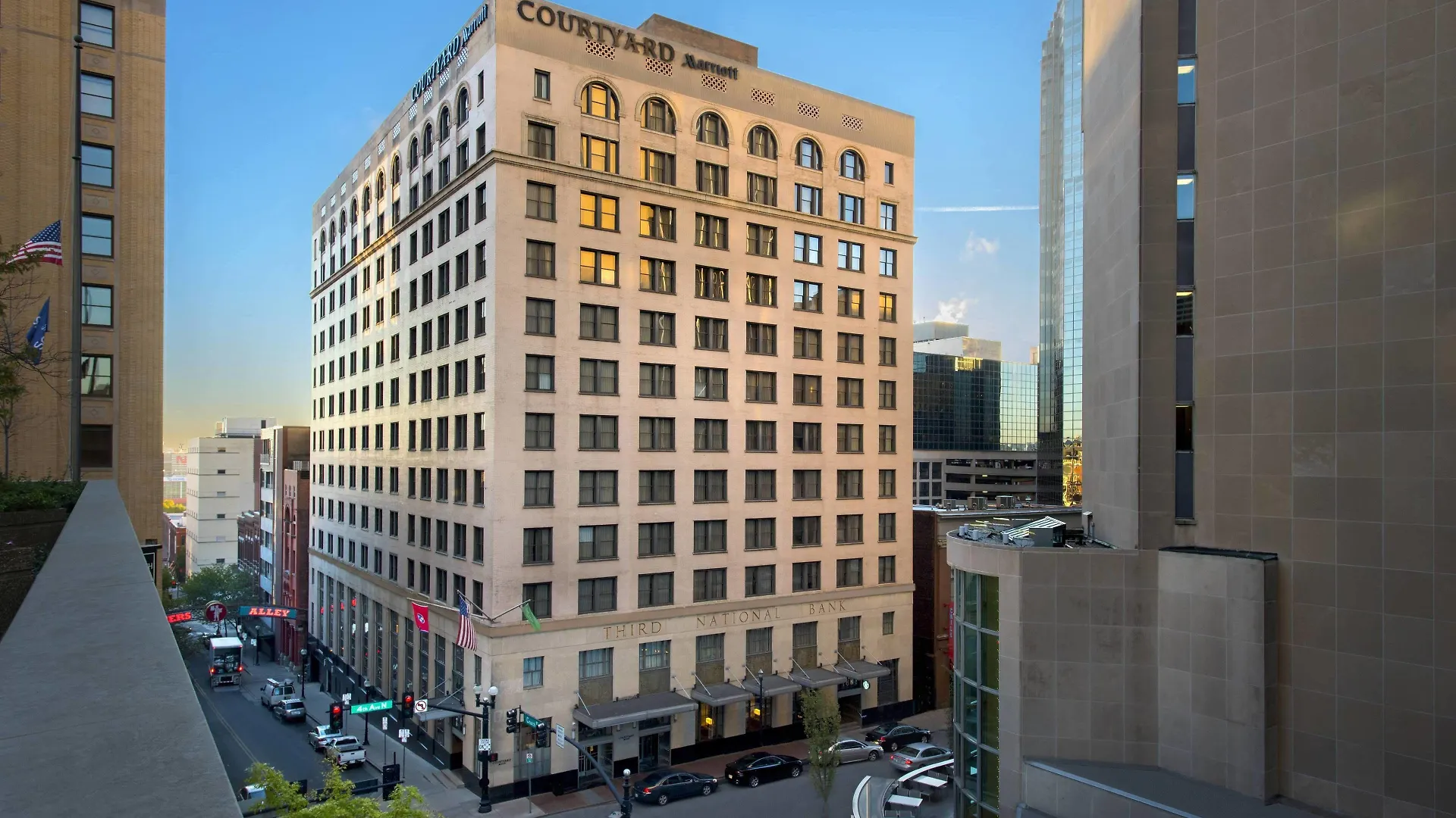 13 Downtown Nashville Hotels That Cover Airport Access