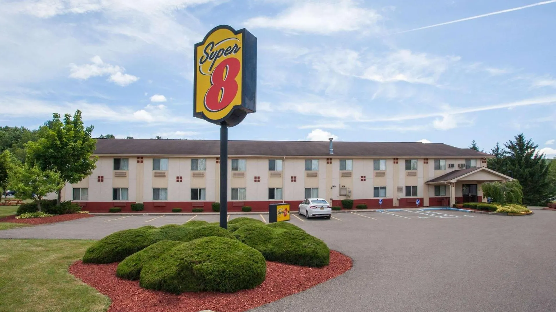 10 Beach Hotels in New York State Worth Booking Now