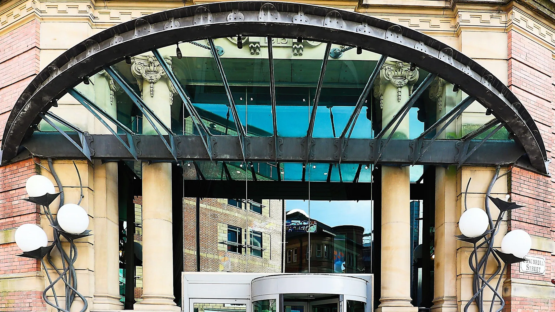 5 Exceptional Design Hotels in Leeds City Centre Worth Booking