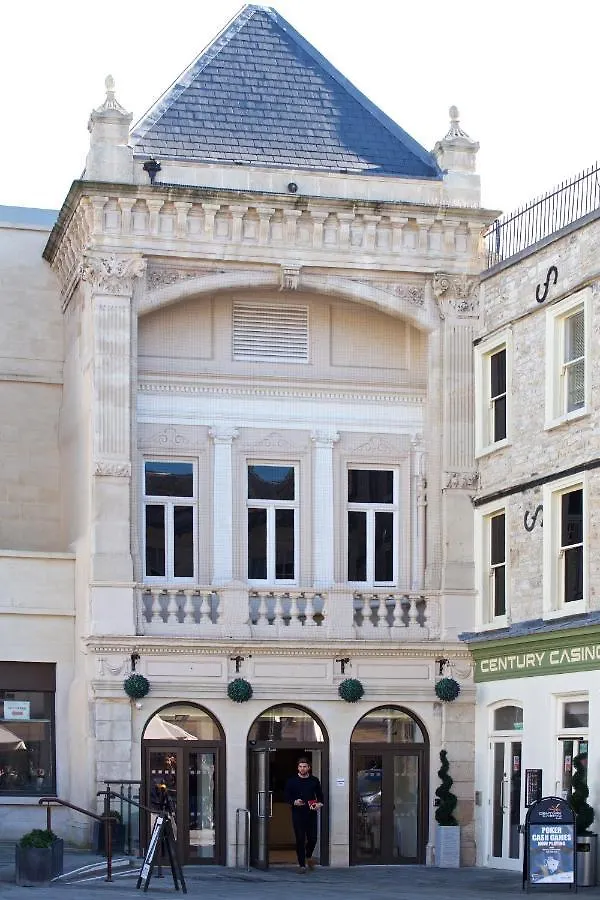 Staying Near Little Solsbury Hill: 14 Central Bath Hotels Compared