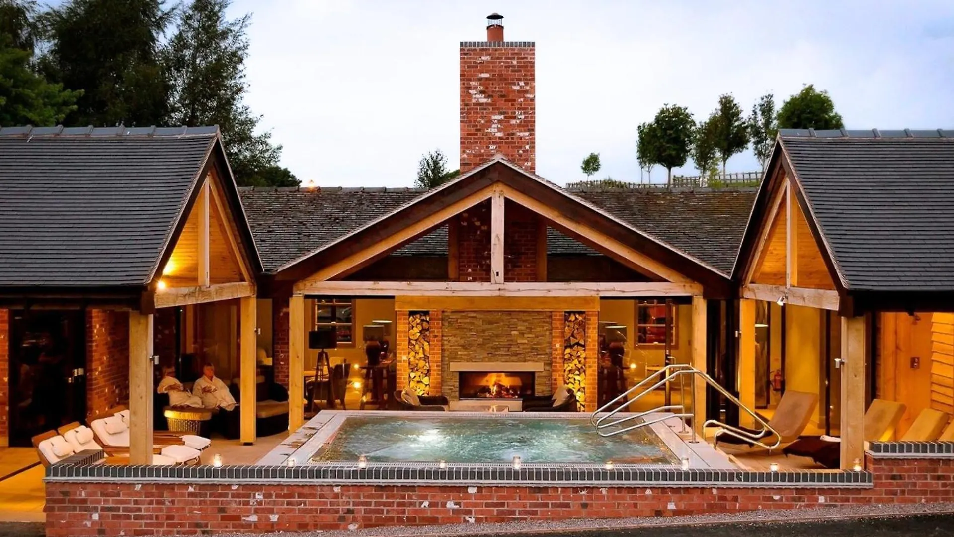 4 Top-Rated Luxury Hotels In Staffordshire, UK