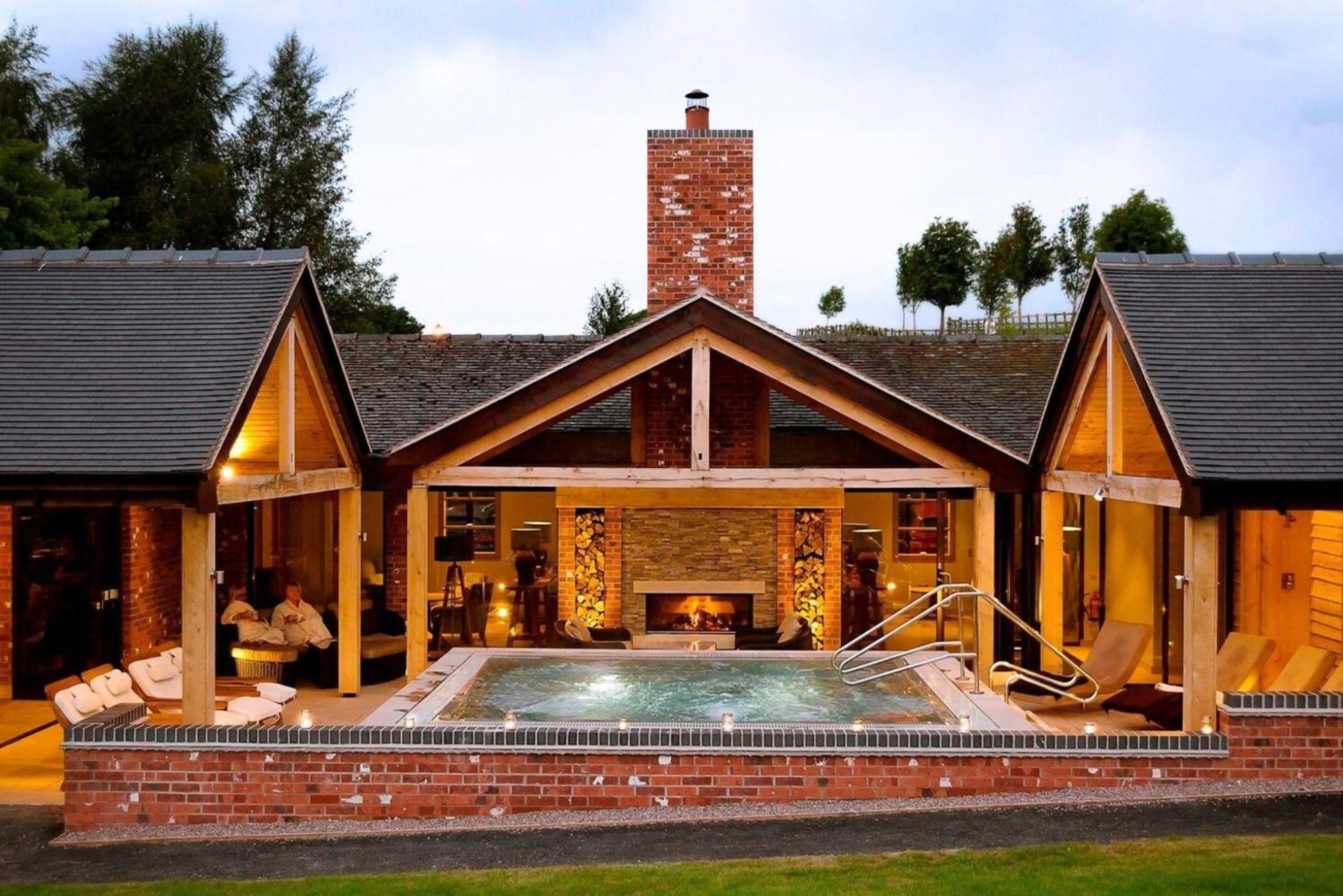 4 Top-Rated Luxury Hotels In Staffordshire, UK
