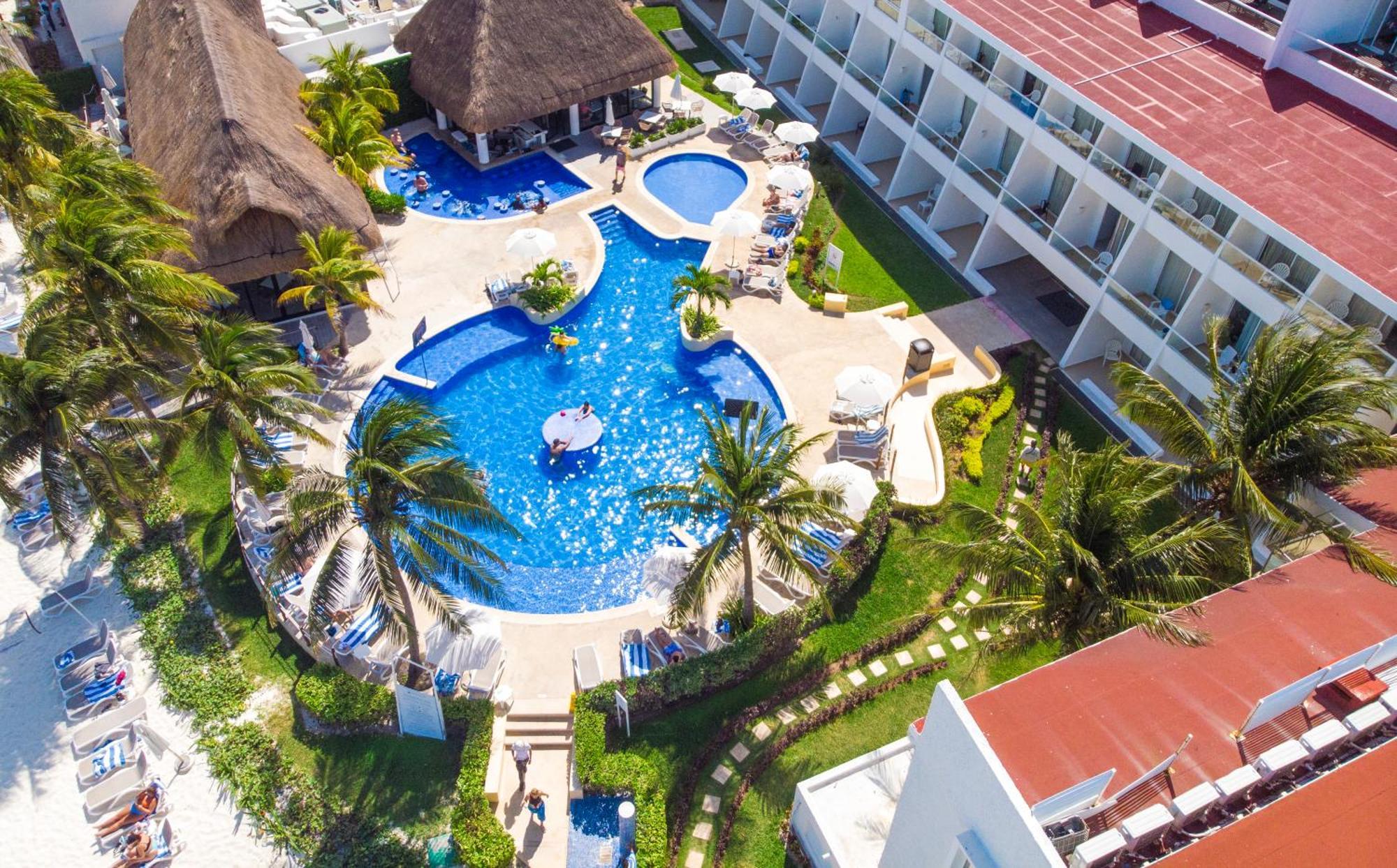 5 Beach Hotels in Zona Hotelera That Deliver on the Caribbean Promise