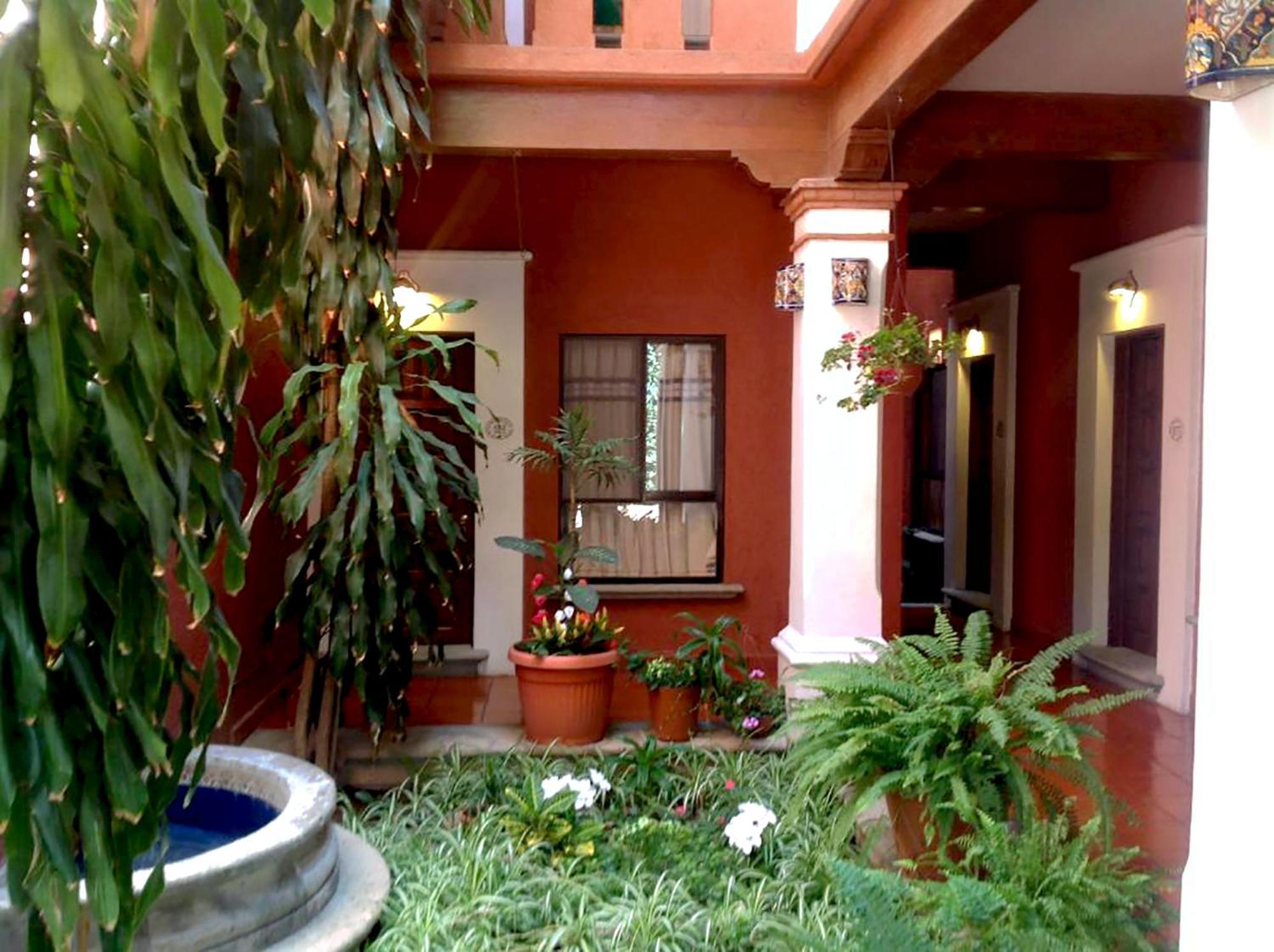 Staying in Oaxaca Historic Centre: 2 Romantic Hotels Compared